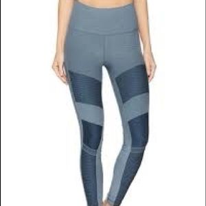 Alo Seamless Moto leggings, size Small